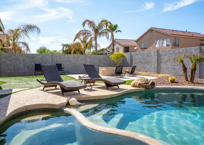4-bedroom Retreat With Heated Pool & *