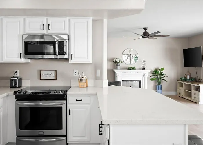 4-bedroom Retreat With Heated Pool & *