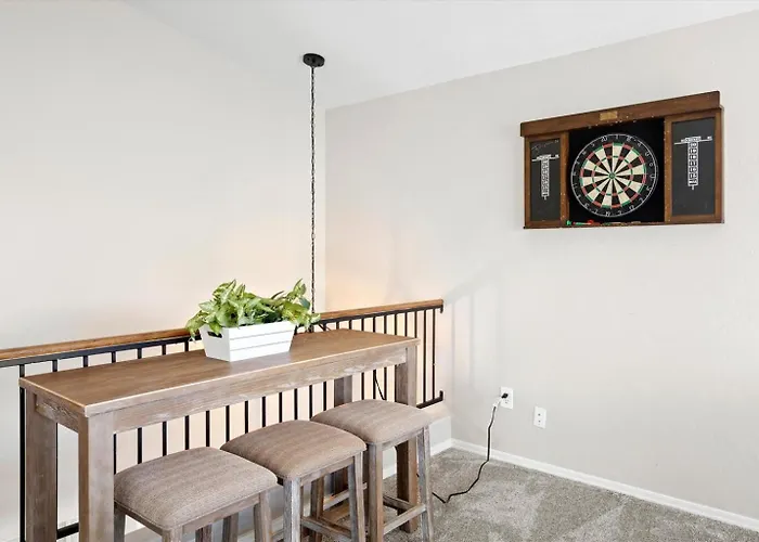 Holiday home 4-bedroom Retreat With Heated Pool & Peoria