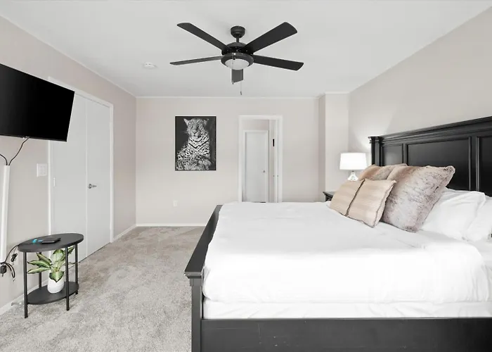 4-bedroom Retreat With Heated Pool & *
